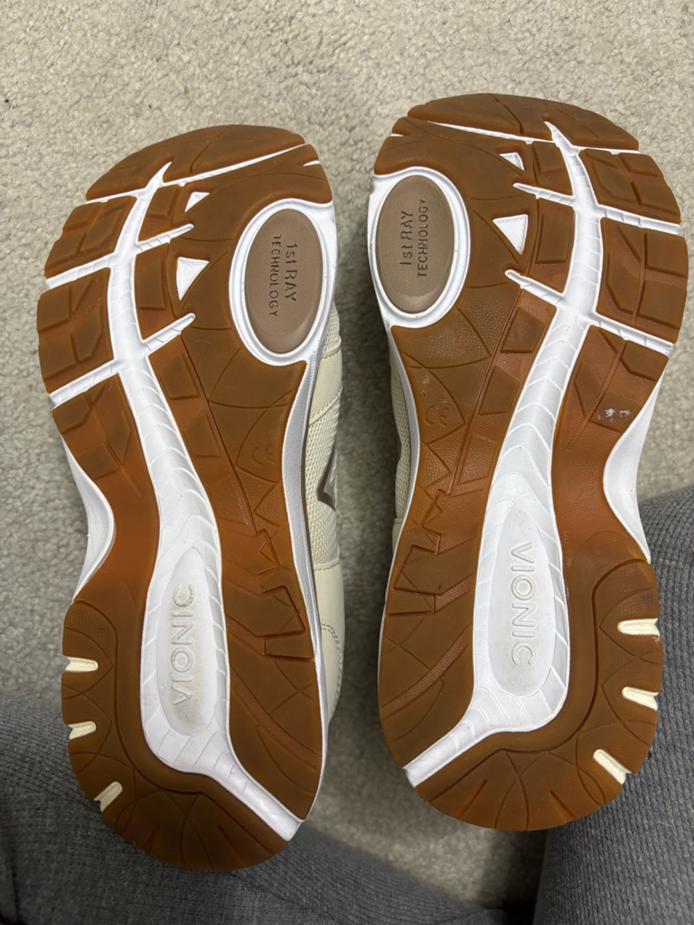 Vionic “Paige” sneakers - Picture 5 of 8